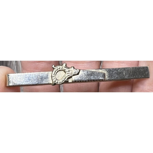 Hand Saw Vintage Small Tie Bar Clip carpenter tools - Picture 1 of 2